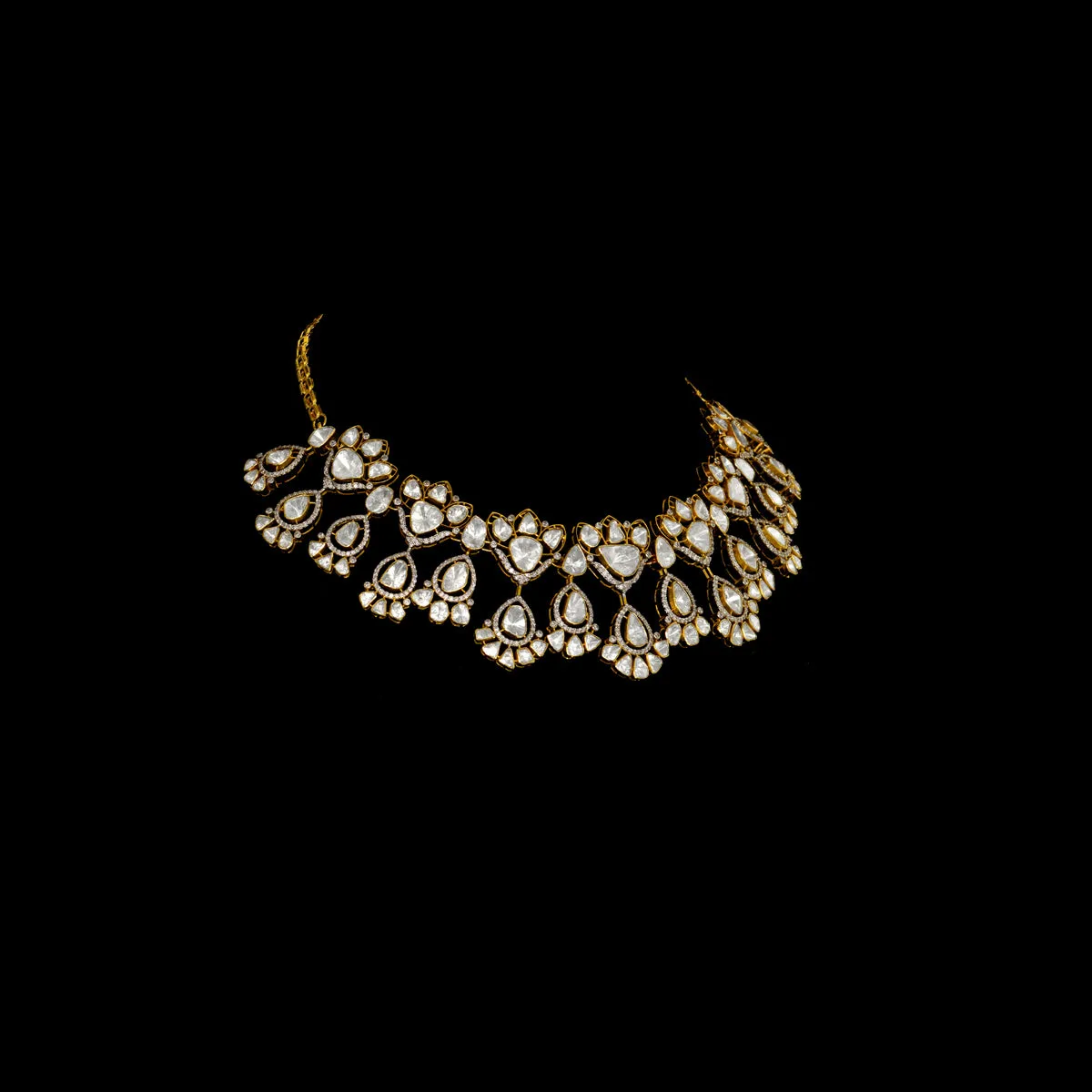 Effortless Fusion: Introducing our stylish Round Necklace and Earring Pair - (WDN1146)