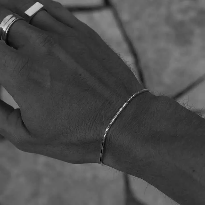 EManco Minimalist Octagonal Chain -سوار فضي