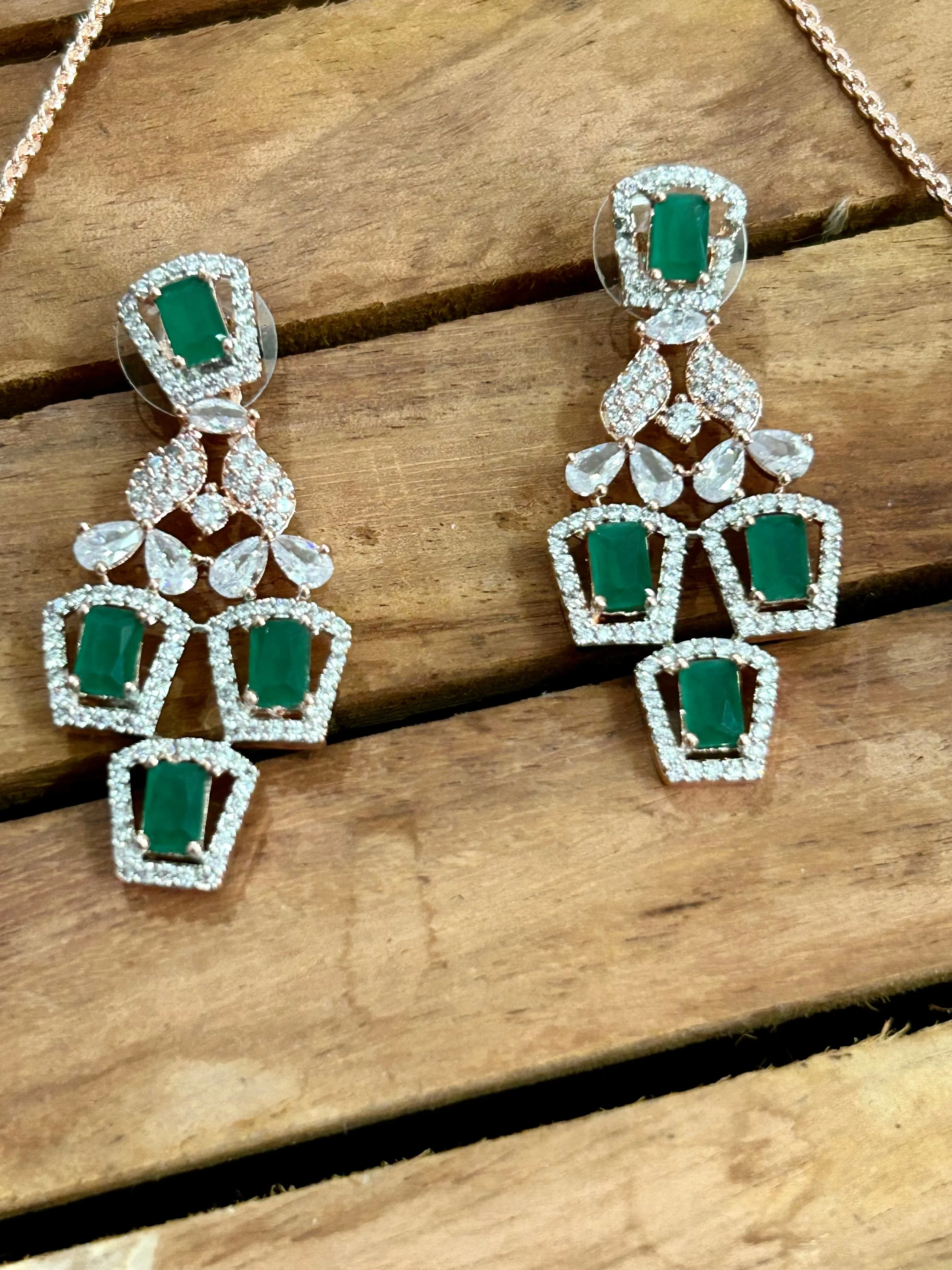 Green American Diamond Necklace in rose gold polish