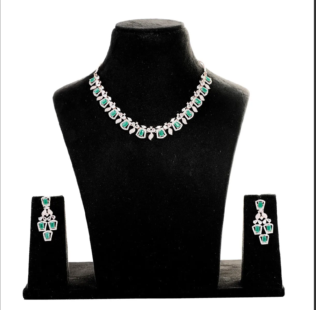 Green American Diamond Necklace in rose gold polish