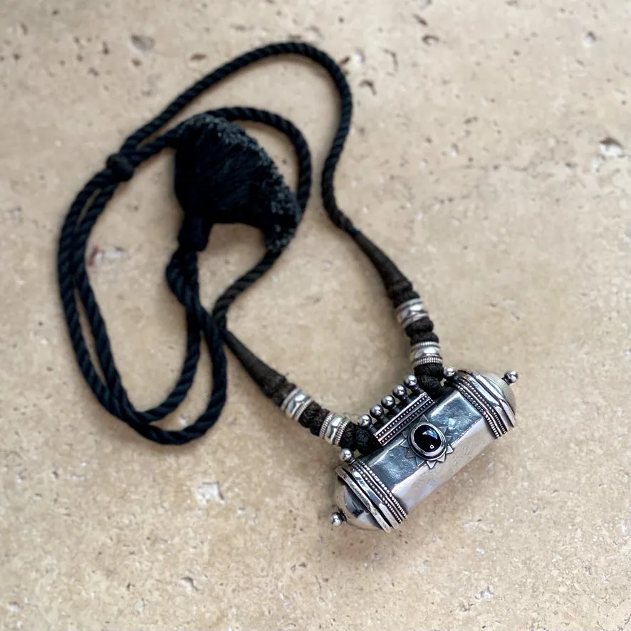 Vintage Indian Ta'Wiz Dori Necklace