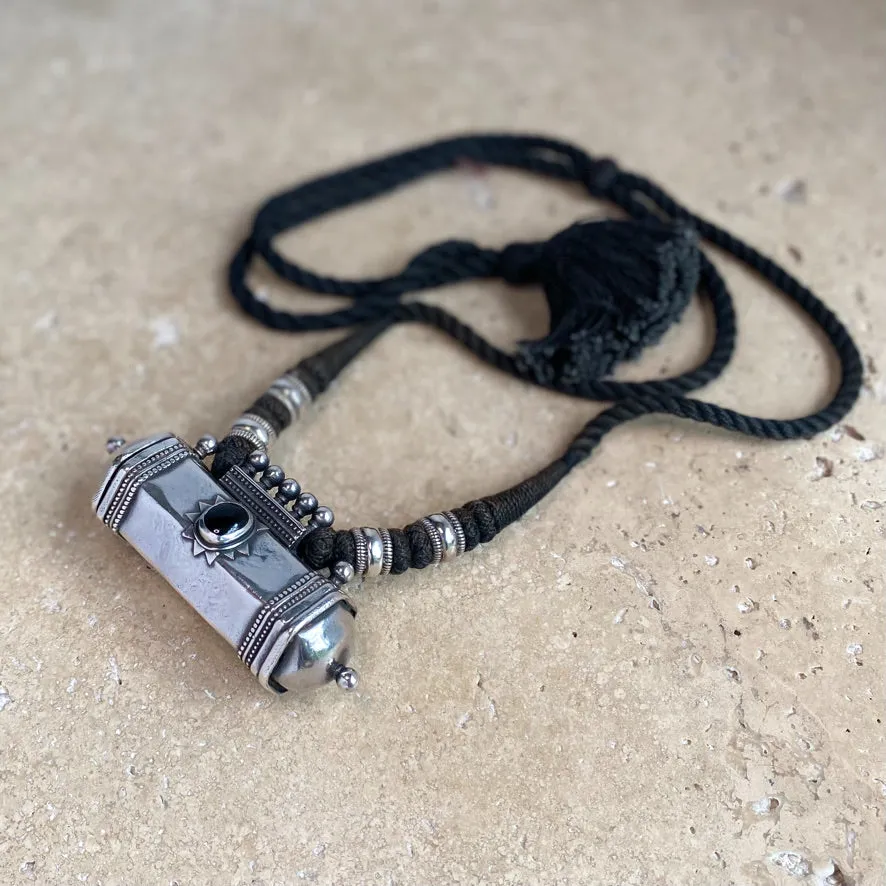 Vintage Indian Ta'Wiz Dori Necklace