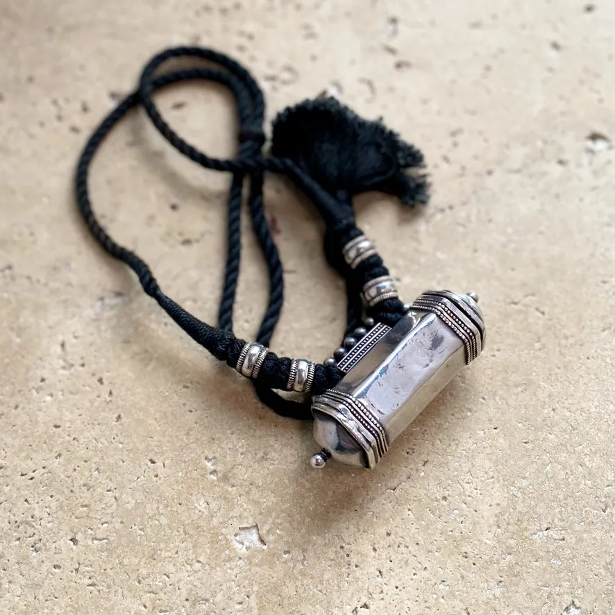 Vintage Indian Ta'Wiz Dori Necklace