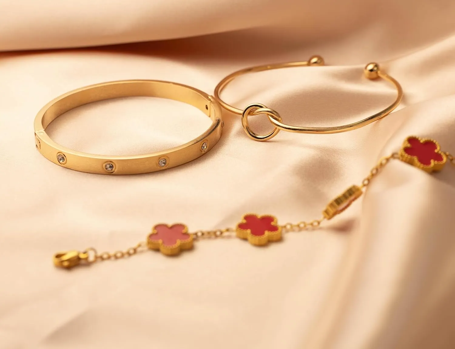 Womens Stackable Gold Bracelets Set Jewelry- 18K Gold Plated Lucky Five Leaf Clover Knot Bangle and Cubic Zirconia Bracelets Adjustable Trendy Jewelry Gift for Mother's Day